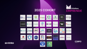Imagen con fondo oscuro y diseño en tonos morados que presenta los logotipos de las 34 startups seleccionadas para el cohorte 2025 del programa ChileMass Emprende. En la parte superior, se lee “2025 Cohort” junto al logo del programa. En la parte inferior aparecen los logos de Vinko y CORFO, entidades colaboradoras.